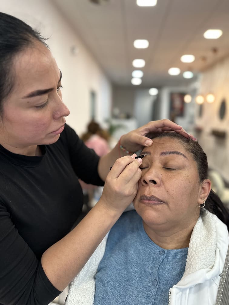Curso profesional de Microblading Alive Academy Madrid Majadahonda